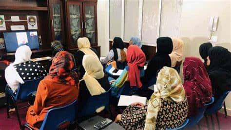 An educational center for Afghan immigrants in Pakistan is closing due to financial difficulties.