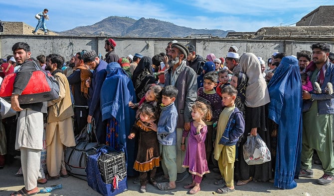 Over 72,000 people leave Afghanistan in one week