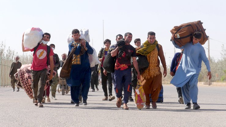 Japan Allocates $2 Million to Aid Returning Afghan Refugees Amid Mass Repatriations